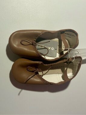 NWT Danskin Girls Ballet Shoes Cocoa Brown Elastic Strap Dance Flats Size 13